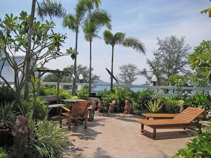 Rayaburi Hotel Patong - Teras