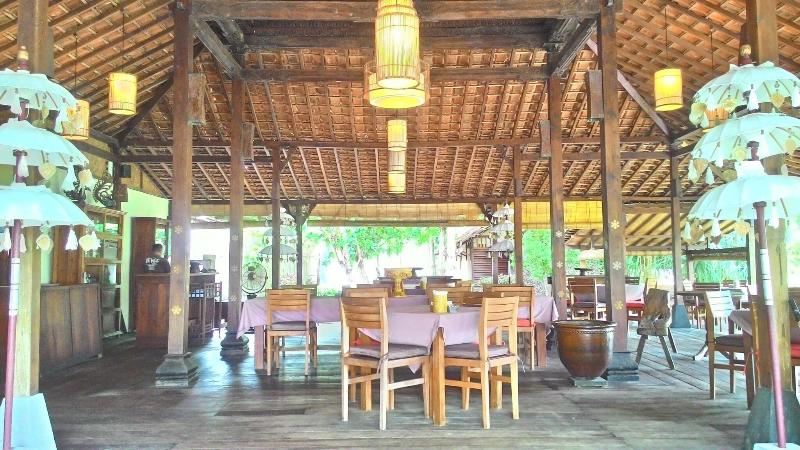Desa Dunia Beda - Lobi