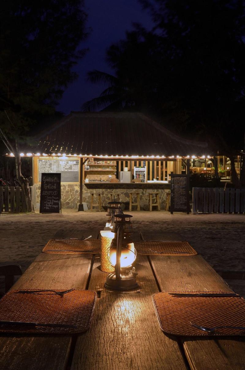 Desa Dunia Beda - Restoran