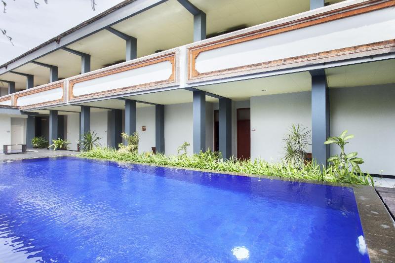 The Yani Hotel Bali by ZUZU - Havuz