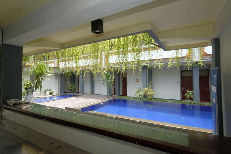 The Yani Hotel Bali by ZUZU - Havuz
