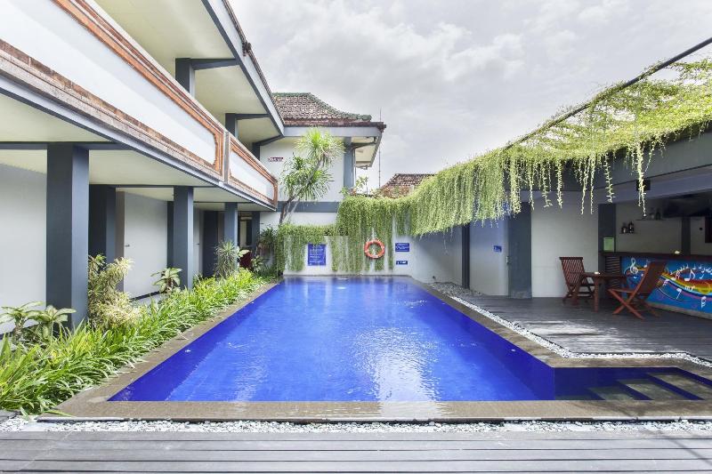 The Yani Hotel Bali by ZUZU - Havuz