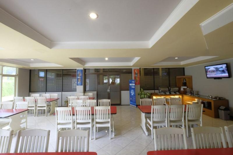 The Yani Hotel Bali by ZUZU - Restoran