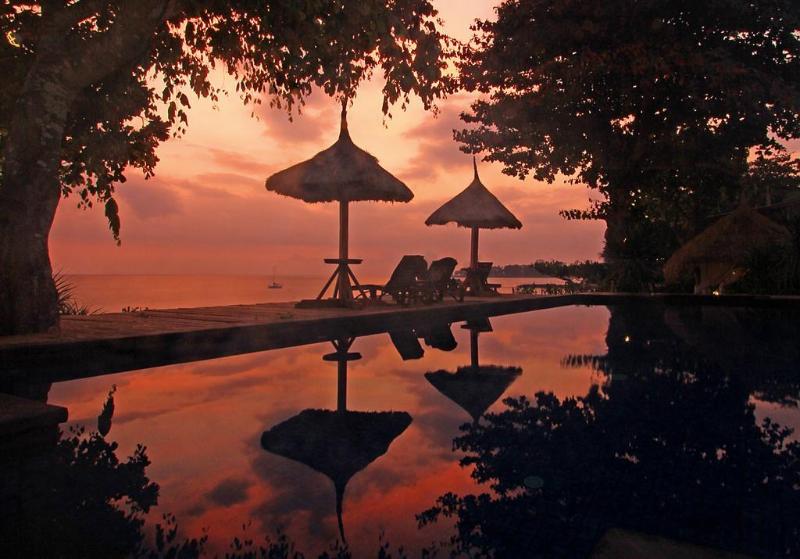 Sunsethouse - Genel