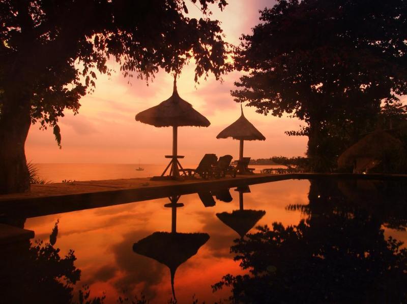 Sunsethouse - Genel