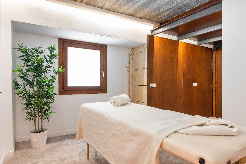 Hotel Can Moragues**** - Genel