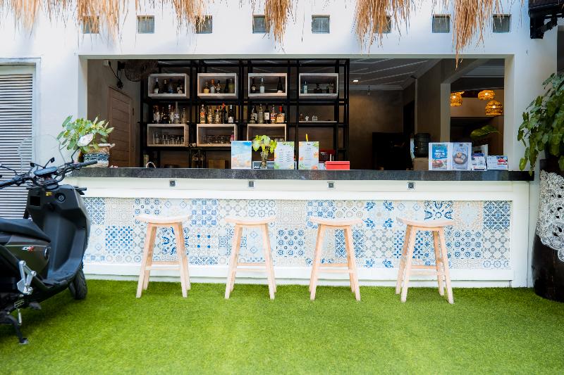 18 Suite Villa Kuta - Bar