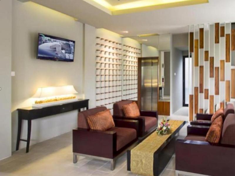 18 Suite Villa Kuta - Lobi