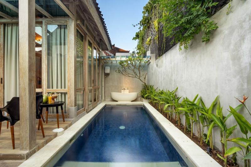 18 Suite Villa Kuta - Oda