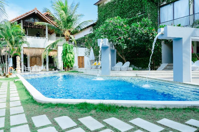 18 Suite Villa Kuta - Havuz