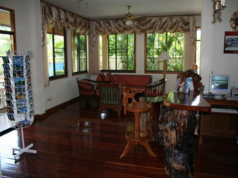Long Beach Inn - Lobi