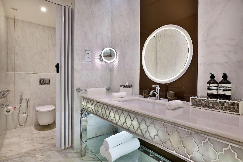 Waldorf Astoria Dubai Palm Jumeirah - Oda