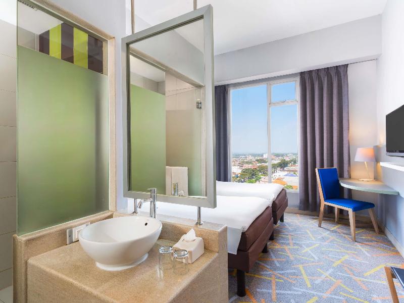 Ibis Styles Malang - Oda