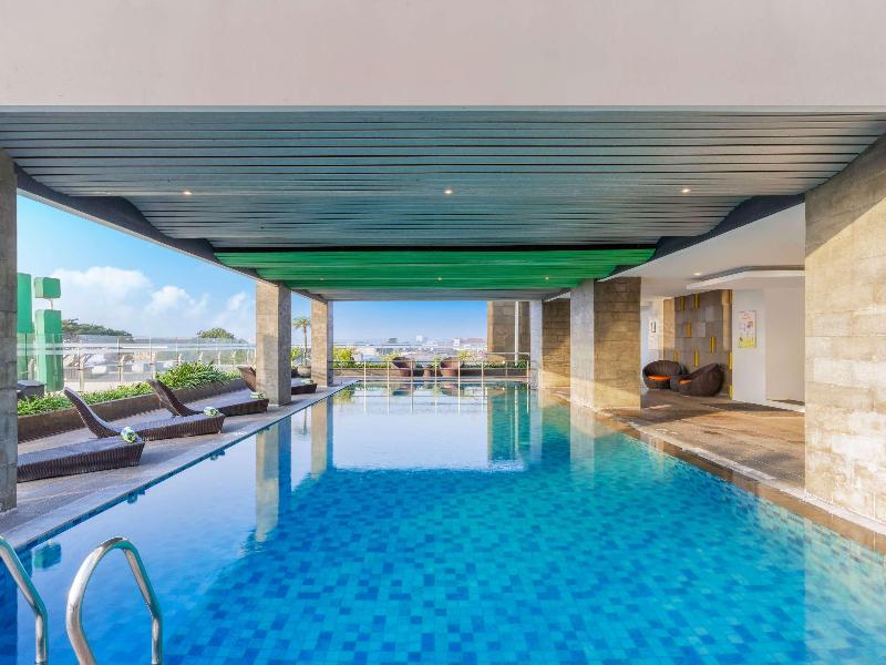 Ibis Styles Malang - Havuz