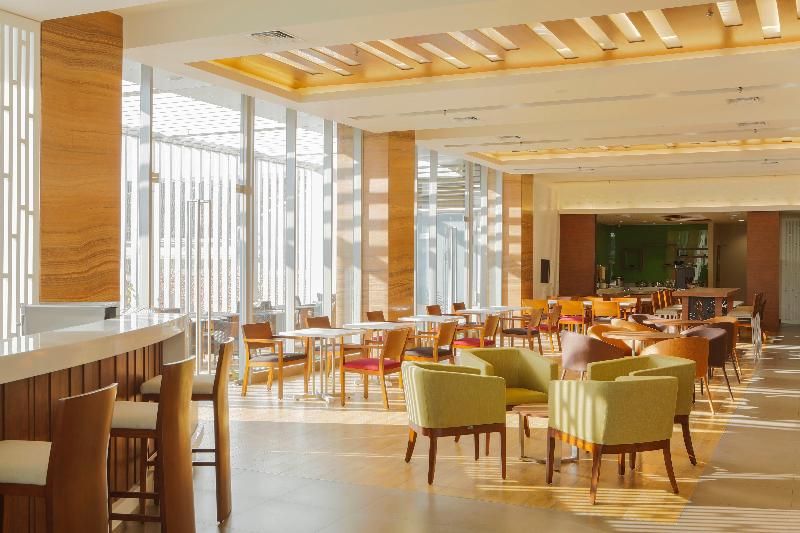Holiday Inn Express Semarang Simpang Lima - Lobi
