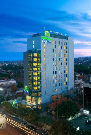 Holiday Inn Express Semarang Simpang Lima fotoÄŸrafÄ±