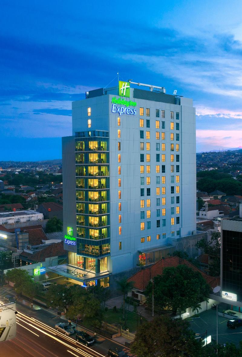 Holiday Inn Express Semarang Simpang Lima - Genel