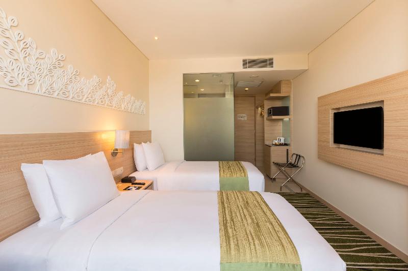 Holiday Inn Express Semarang Simpang Lima - Oda