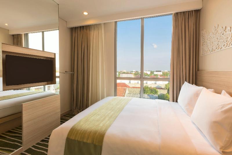 Holiday Inn Express Semarang Simpang Lima - Oda