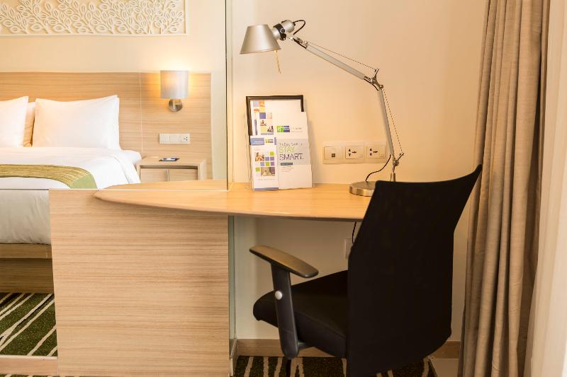 Holiday Inn Express Semarang Simpang Lima - Oda