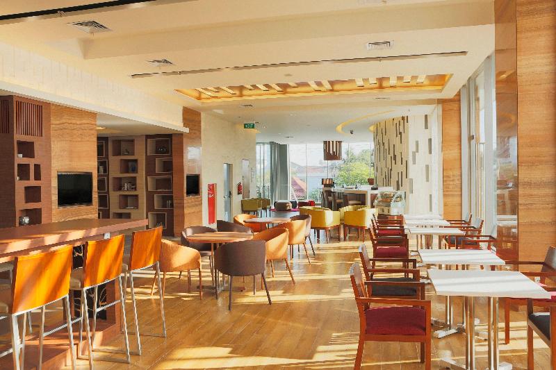 Holiday Inn Express Semarang Simpang Lima - Restoran