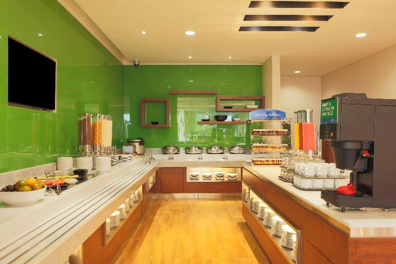 Holiday Inn Express Semarang Simpang Lima - Restoran