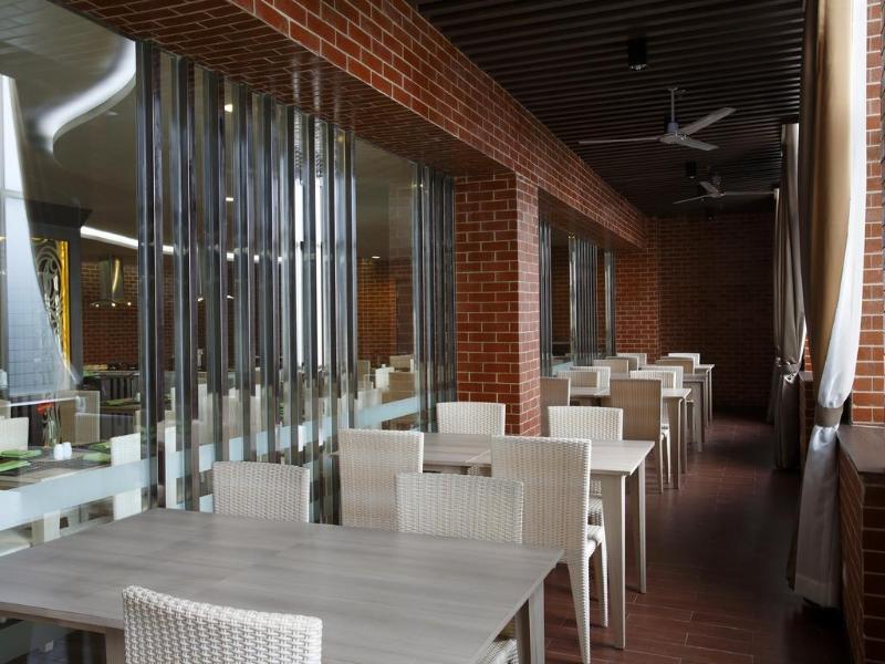 Hotel Santika Depok - Restoran