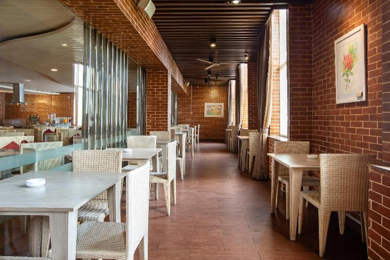 Hotel Santika Depok - Restoran