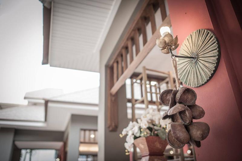 The Opium Serviced Apartment And Hotel - Lobi