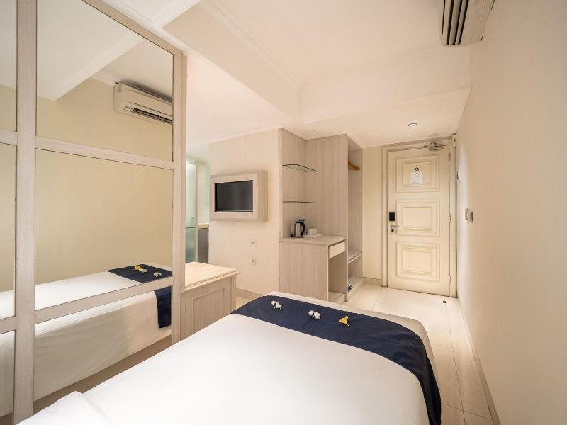 Alron Hotel Kuta - Oda