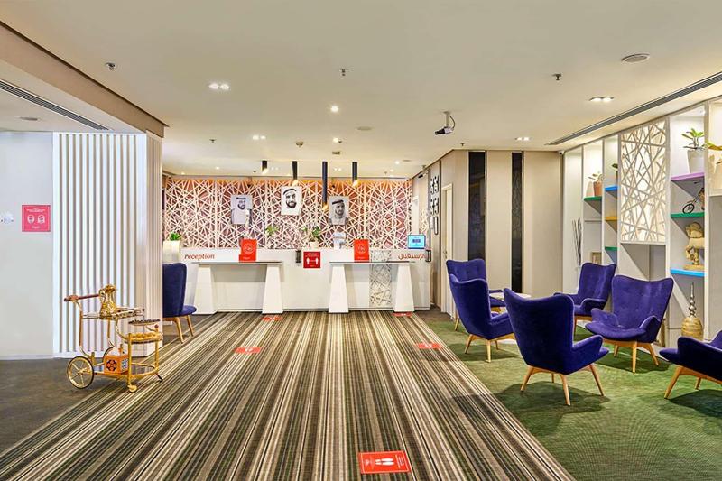 Ramada Hotel & Suites by Wyndham JBR - Lobi