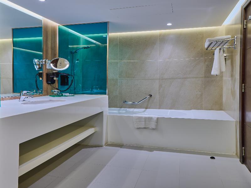 Ramada Hotel & Suites by Wyndham JBR - Oda