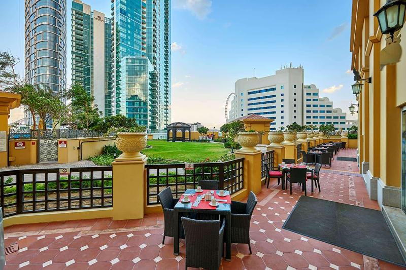 Ramada Hotel & Suites by Wyndham JBR - Restoran