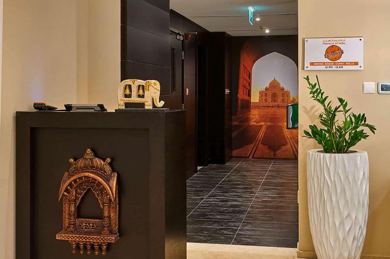 Ramada Hotel & Suites by Wyndham JBR - Restoran