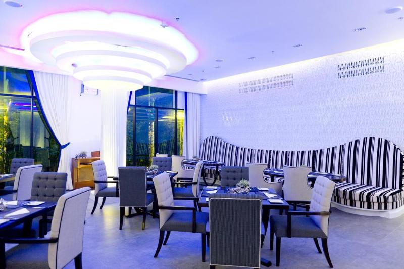 Wave Hotel - Genel