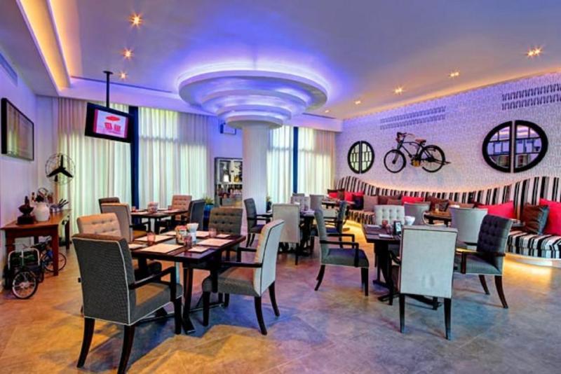 Wave Hotel - Genel
