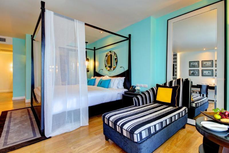 Wave Hotel - Genel