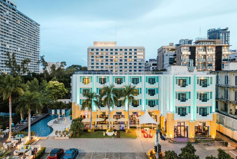 Wave Hotel - Genel