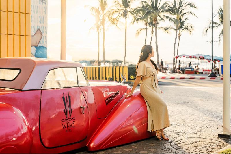 Wave Hotel - Genel