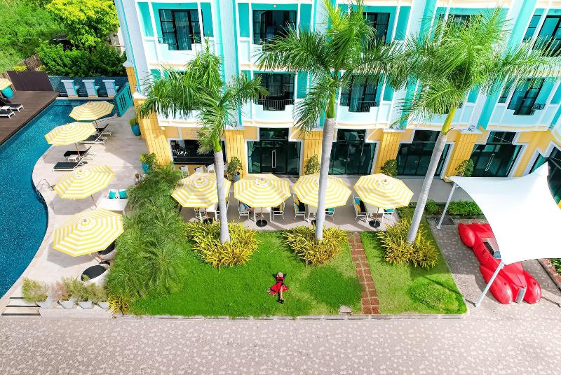 Wave Hotel - Genel