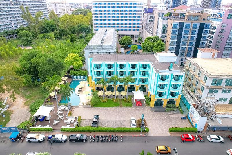 Wave Hotel - Genel