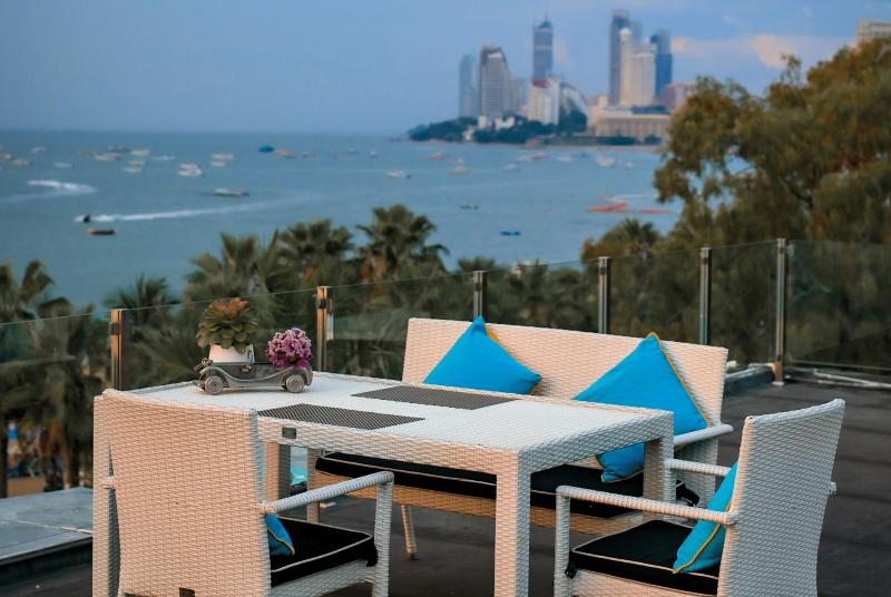 Wave Hotel - Teras