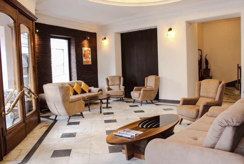 Diplomat Hotel - Lobi