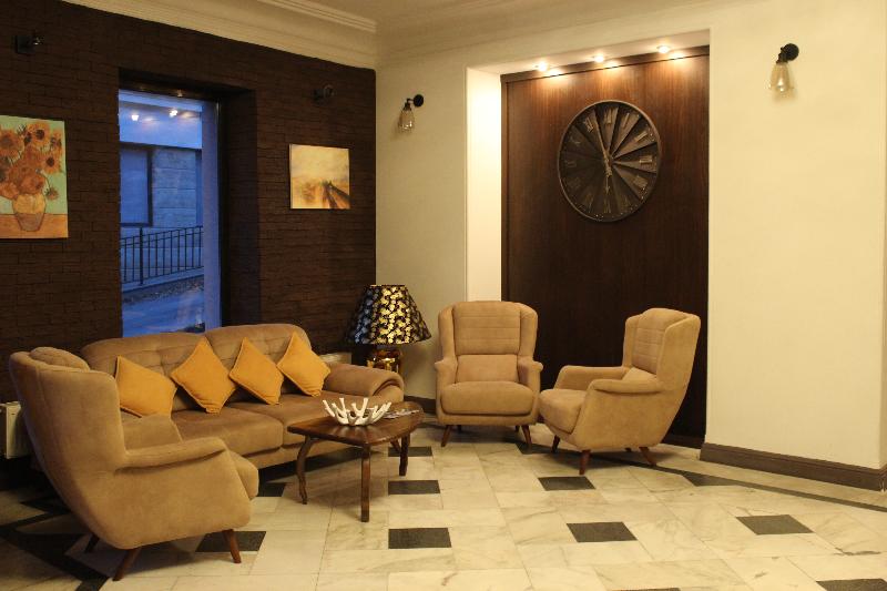 Diplomat Hotel - Lobi
