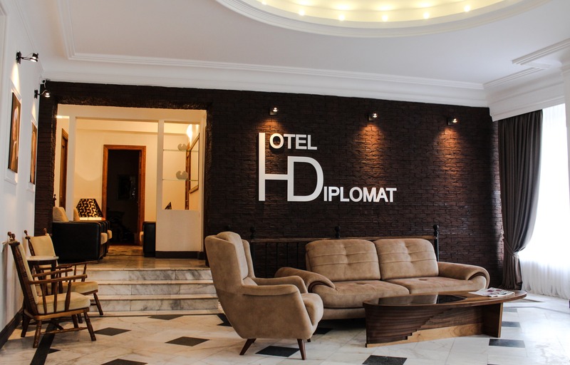 Diplomat Hotel - Lobi