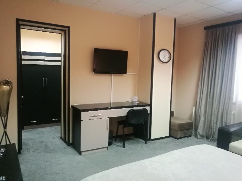 Diplomat Hotel - Oda
