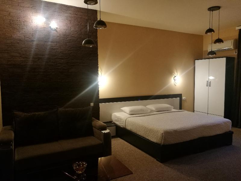 Diplomat Hotel - Oda