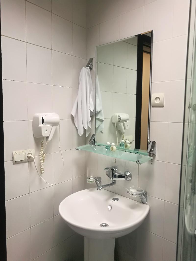 Diplomat Hotel - Oda