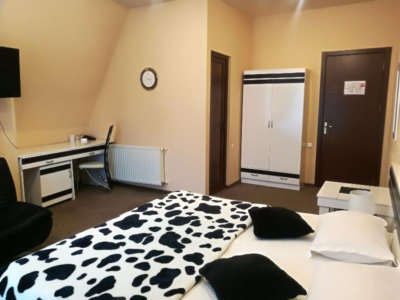 Diplomat Hotel - Oda