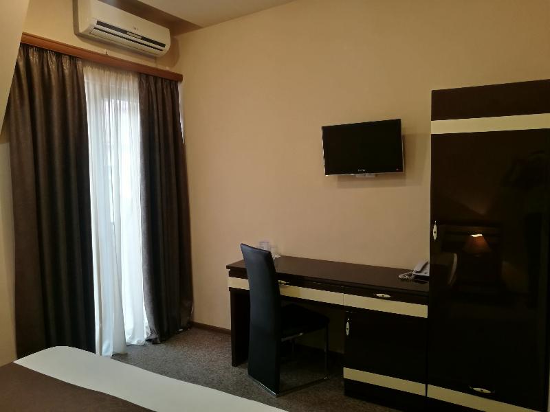 Diplomat Hotel - Oda